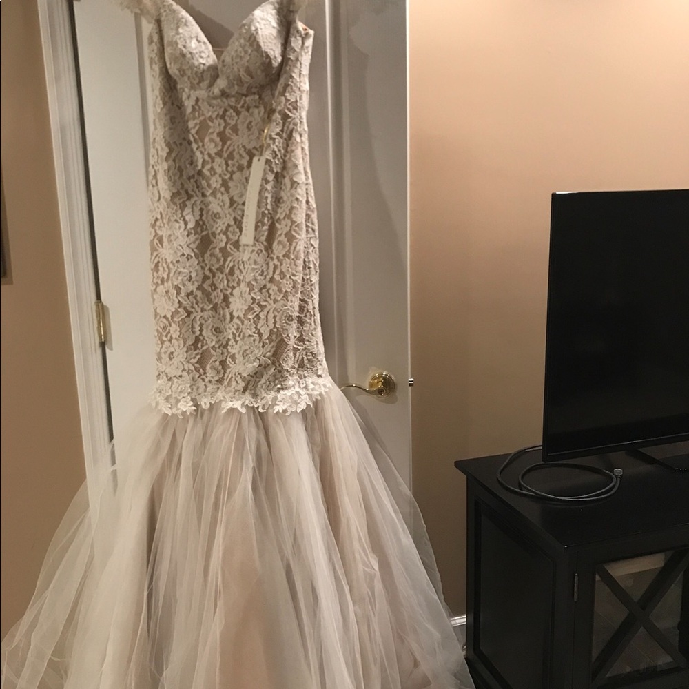 Tarik Ediz 92335 Ivory gown - Picture 2 of 8